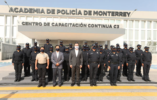 POLICIAS