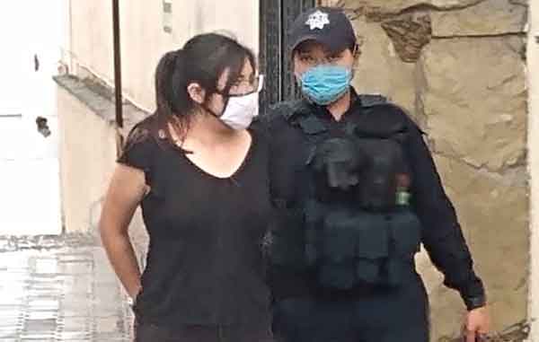 Vandalizan feministas monumento del 'Padre de la Patria' 1 PROTESTA