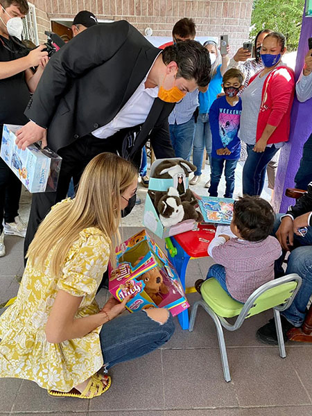 Samuel reta a Morena: ‘no dejen sin quimios a niños con cáncer’ 1 121123483 1088382814953245 8259093191709446888 n