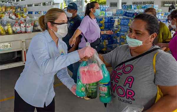 Jaime García y DIF Reynosa llevan despensas a varias colonias 1 DIF REYNOSA 3
