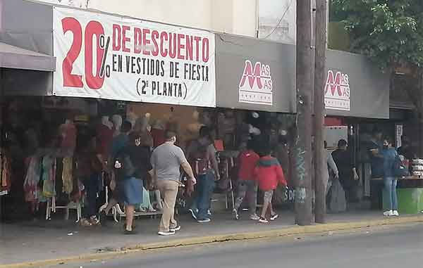 Desobedecen a 'El Bronco'; todos en la calle en Monterrey 4 MONTERREY 4