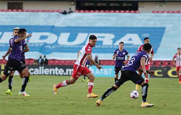 Necaxa vence a Gallos 1-0 y aspira a clasificación 1 NECAXA 2