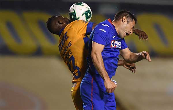 Tigres la 'cruzazulea' y cae 3-1 en juego de ida 2 CRUZ AZUL 3