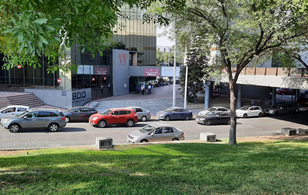 Persiste la fila en el módulo drive thru de Morelos 3 Drive Thru 4