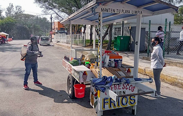 Gobierno maderense lleva acciones de salud a comerciantes de Playa Miramar 1 02