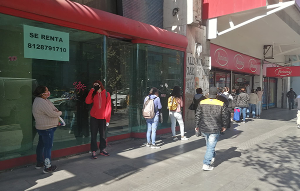 Abarrotan comercios del centro de Monterrey previo a cierre 3 129300474 764460161087240 8406000533986259801 n