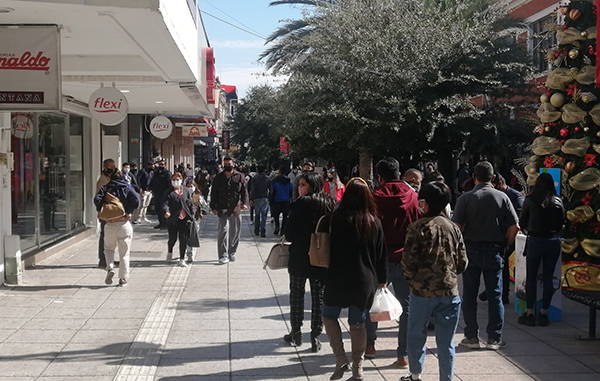 Abarrotan comercios del centro de Monterrey previo a cierre 1 129530421 211655330330069 4317148761178454281 n