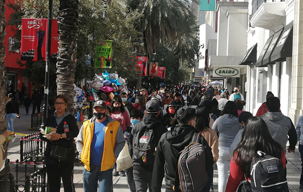 Regresan aglomeraciones al centro de Monterrey 1 130521985 692344981478801 3150414495535053664 n