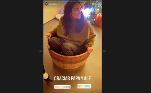 Eugenio Derbez le da a Aislinn uno de ‘los mejores regalos navideños’ 1 Captura de pantalla 2020 12 25 a las 5.01.56 p.m.