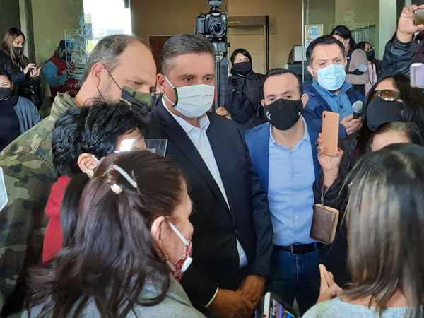 Maestros no cesan, suman cuatro días protestando 5 Maestros 1 2