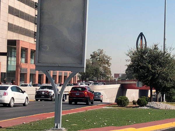 Maestros bloquean avenidas en el centro de Monterrey 3 Maestros 4