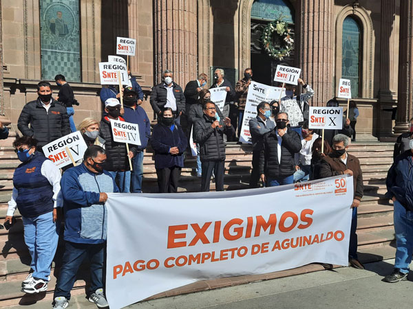 Maestros no cesan, suman cuatro días protestando 2 Maestros 5