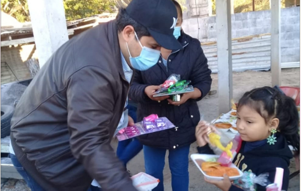 Luis Miguel Iglesias lleva alegría a los niños de la colonia Cavazos 1 lmr