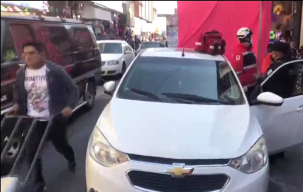 Mujeres se pelean por estacionamiento en Monterrey (VIDEO) 1 myt6