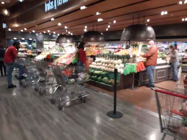 Todo cerrado, pero van de compras a súpertiendas y mercados en CDMX 1 tiendas cdmx 1