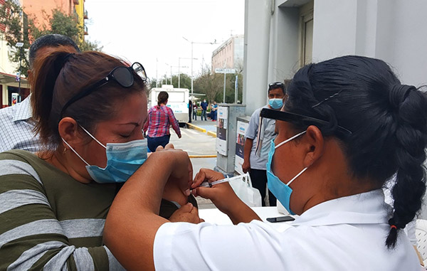 Aplican dosis de vacunación contra la influenza 2 142990224 420669839012309 7516626226192672128 n