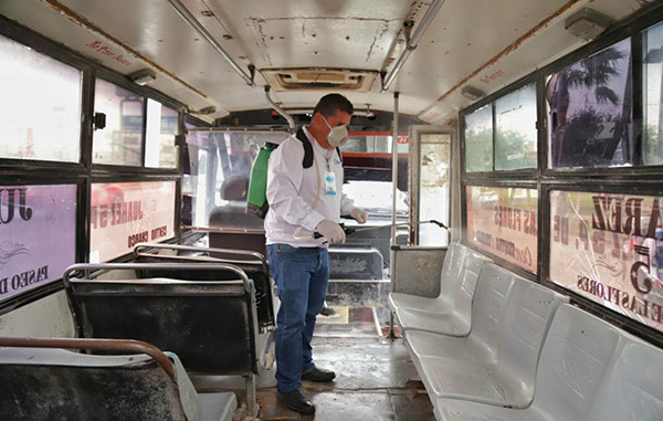 Desinfectan al transporte publico en Reynosa 2 143509766 436187940898995 4397437134284350626 n