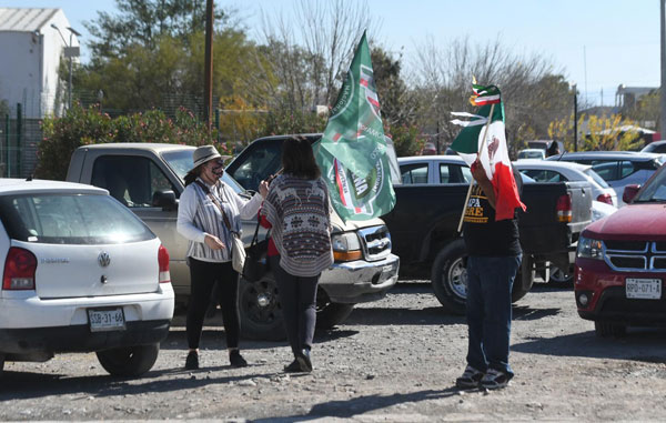 Se enfrentan obradoristas y Frena en visita de AMLO 1 Frena 2