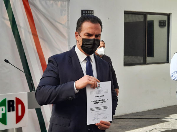 Entregan constancias a candidatos priistas 1 Priista 2