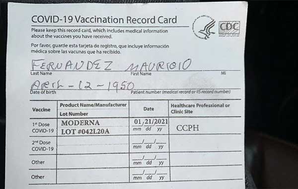 Mauricio Fernández, exalcalde de San Pedro, se pone vacuna anti Covid-19 en EU 2 VACUNAS 4
