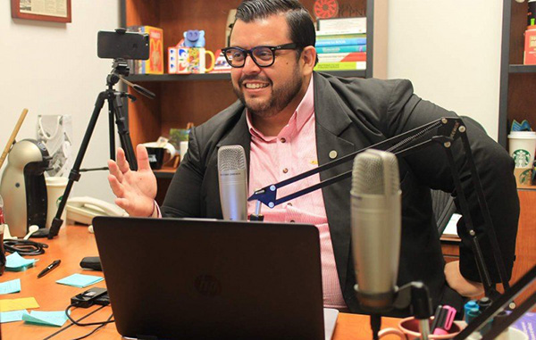 Profesor da clases por Zoom disfrazado de The Mandalorian 1 148072660 725983341390665 2146292831279097356 n