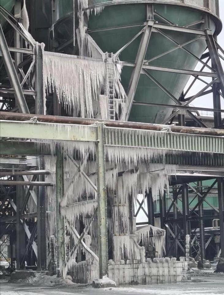 Difunden fotos de congelamiento en la Termoeléctrica de Nava de la CFE 1 150923815 332522768143151 4407947350838954044 n