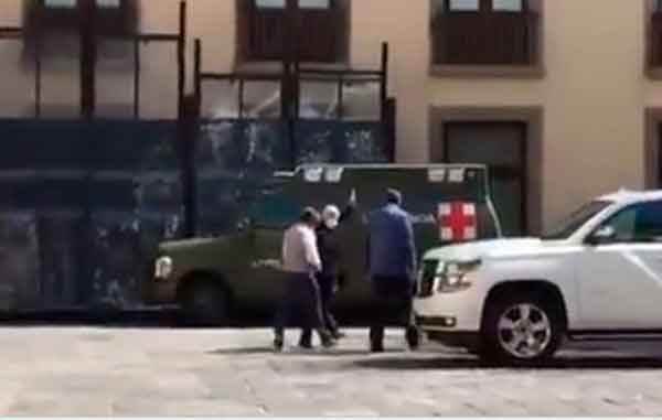 AMLO-caminando