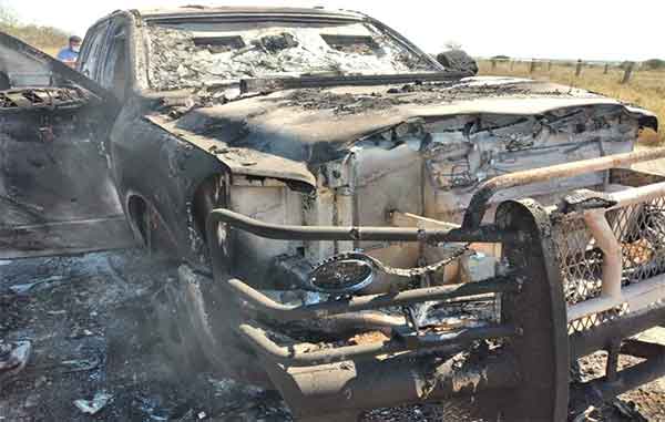Ahora Miguel Alemán: reportan 4 cuerpos calcinados en camioneta 1 CAMIONETA 2