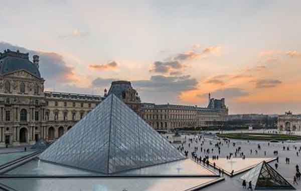 La Mona Lisa está resguardada, habrá que esperar para verla 1 LOUVRE