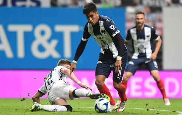 Rayados-Pumas-1