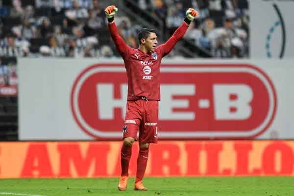Monterrey vence a Pumas y es líder general 2 Rayados Pumas 4