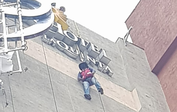 Rescatan a hombre colgado a varios metros de altura 1 157296985 360107375074523 5279593125261269000 n