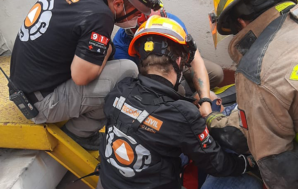 Rescatan a hombre colgado a varios metros de altura 2 158813374 475531213585193 4584626229207726065 n
