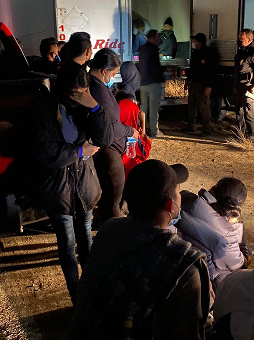 Rescatan a 40 migrantes de caja de trailer en Nuevo León 2 158842440 753454678896719 5093916379544686636 n