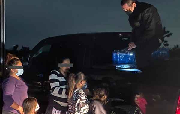 Rescatan a 40 migrantes de caja de trailer en Nuevo León 1 159246559 924166845062592 5732179606038777124 n