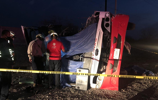 Tragedia: mueren 11 en choque entre pipa y camión 2 159395426 889631565127704 7738811420086530220 n