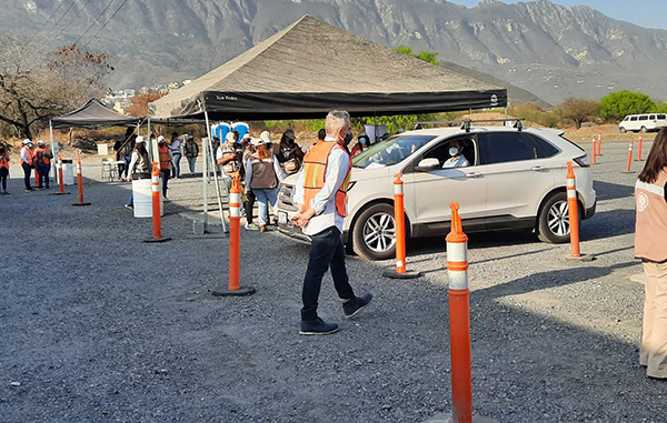 Inicia módulo Drive Thru, vacunación en San Pedro 2 161034223 831960127355512 779058782179562384 n
