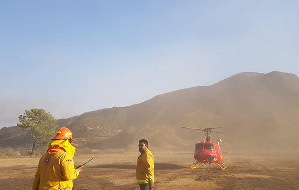 Suman dos helicópteros al combate del incendio en Santiago 3 162100020 4039210842768586 4855081054155949203 n