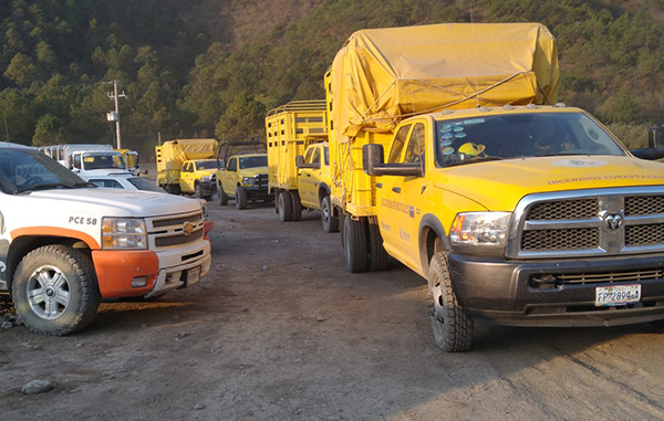 Llega ayuda tlaxcalteca para combatir incendio en la sierra de Santiago 4 162384484 287580899380694 266490035706487393 n