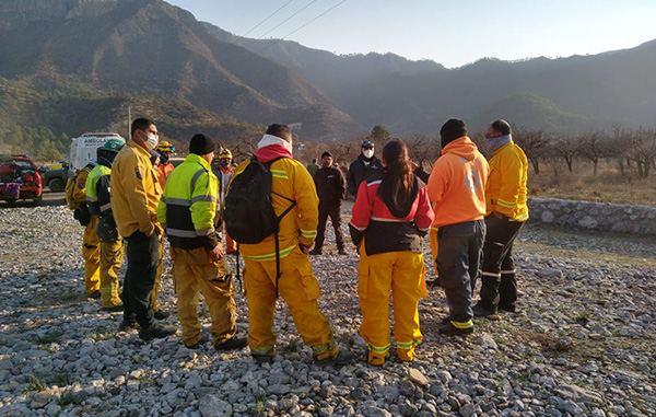 Llega ayuda tlaxcalteca para combatir incendio en la sierra de Santiago 1 162873541 145189634151895 6014624847314820451 n