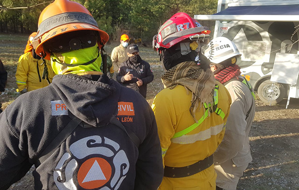 Suman dos helicópteros al combate del incendio en Santiago 4 163009999 272370451159727 2020764012262134833 n