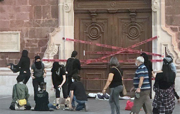 Retienen a 9 personas por dañar edificio en Aguascalientes 1 AGUASCALIENTES