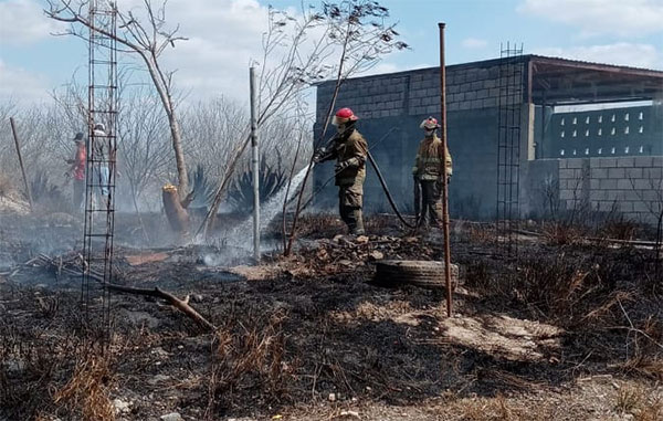 Incendio de baldío moviliza a bomberos 1 INCENDIO 2