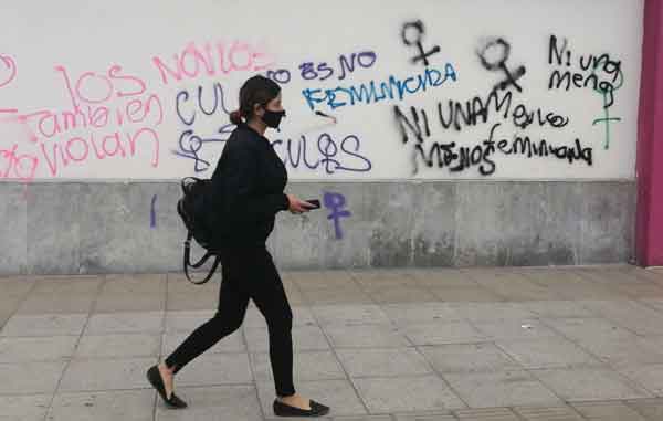 Vandalizan calles y monumentos de Monterrey por el 8M 6 Marcha 5
