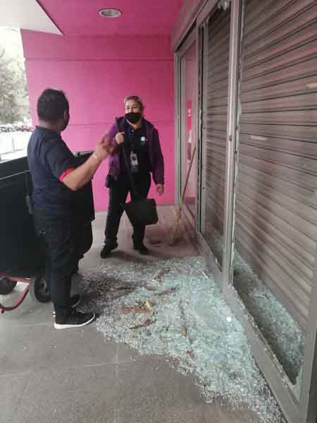 Vandalizan calles y monumentos de Monterrey por el 8M 7 Marcha 6