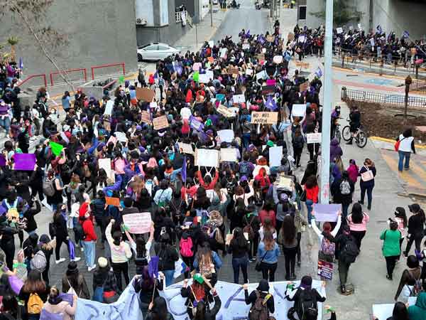Concluye marcha feminista en NL 2 Marcha concluye 2