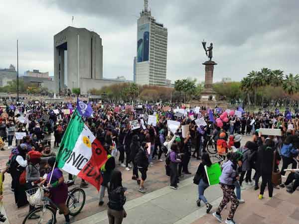 Concluye marcha feminista en NL 3 Marcha concluye 3