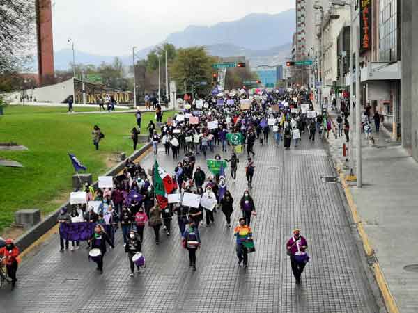 Concluye marcha feminista en NL 5 Marcha concluye 5