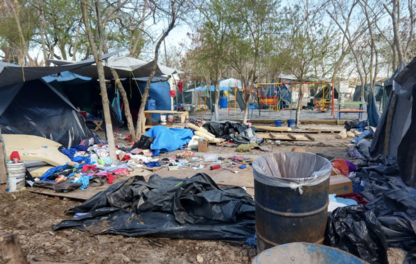 Retira Gobierno de Matamoros 100 toneladas de desechos en refugio de migrantes 1 mat2