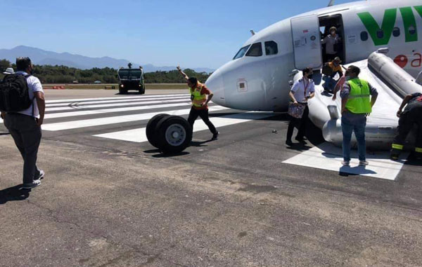 Avión de Viva Aerobús sufre incidente en Puerto Vallarta (FOTOS) 1 vivaae